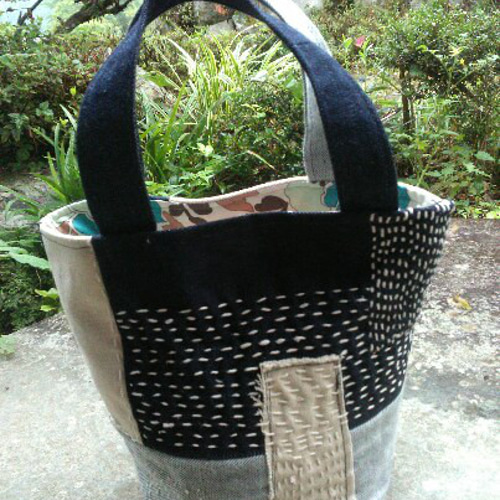 ★☆デニムリメイク☆★パッチワークミニトートバッグ❥ハンドメイド❥ デニムパッチワークミニトートバッグ ハンドメイド トートバッグ