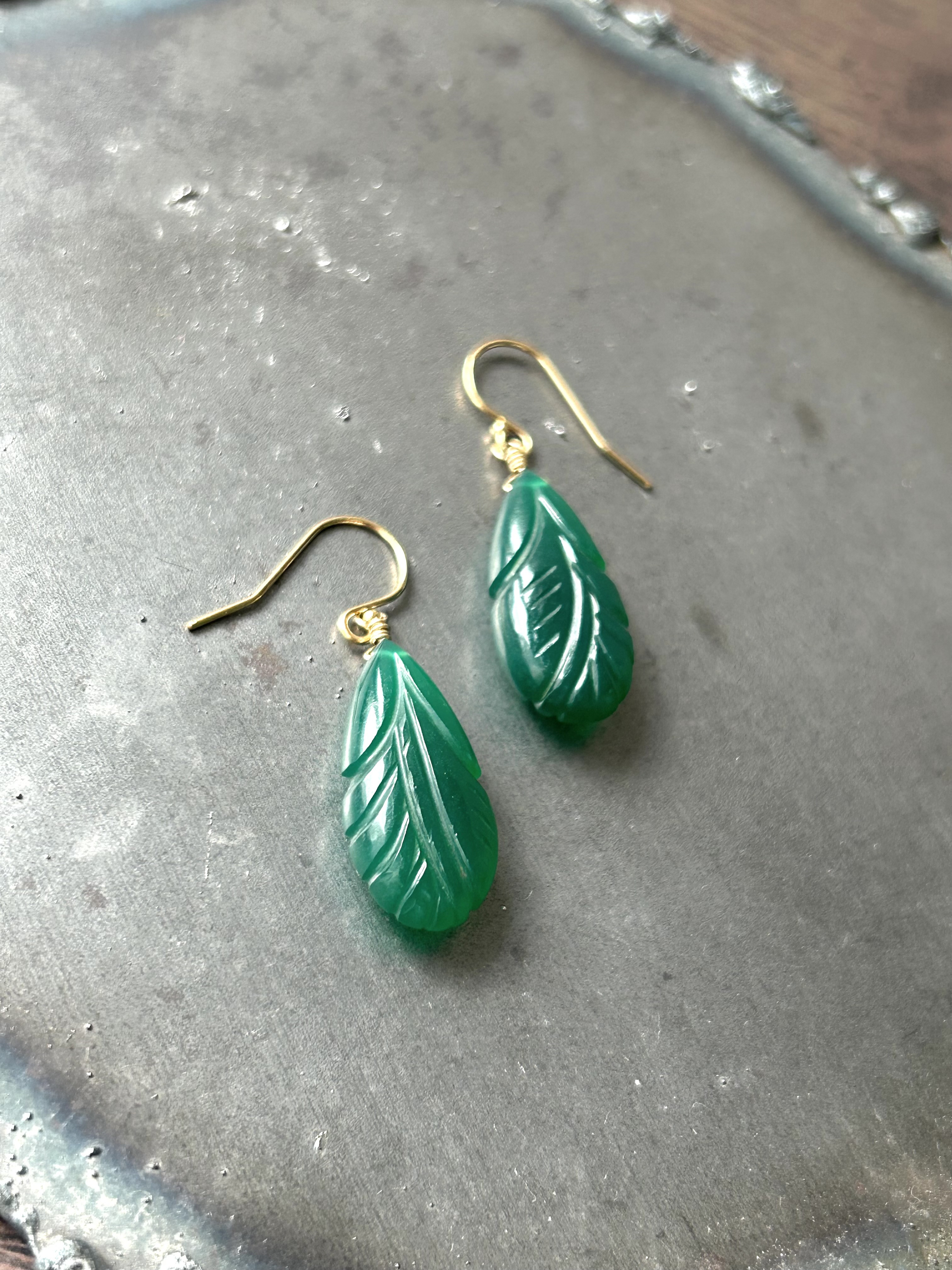 カービンググリーンオニキスピアス　一点物