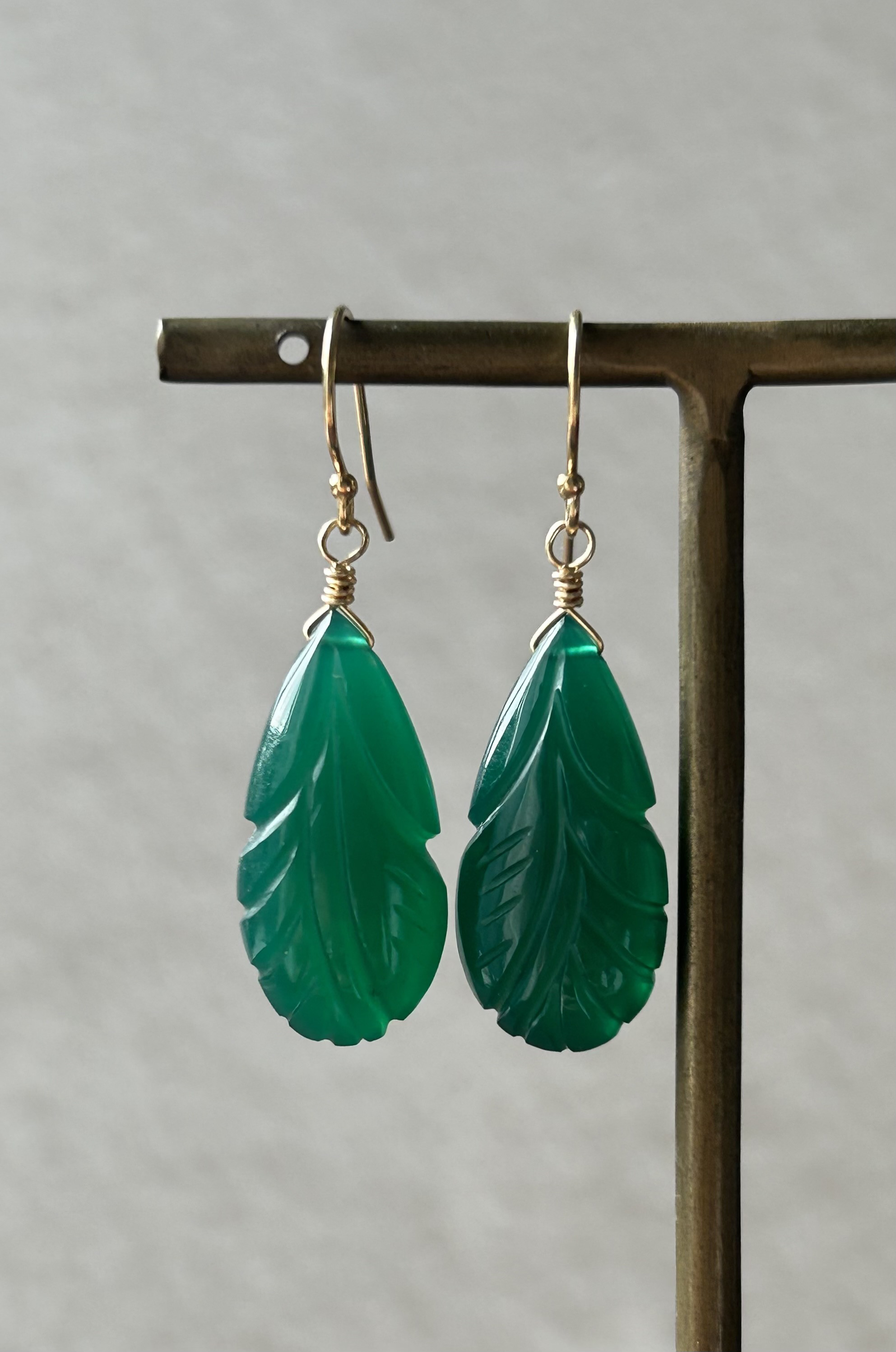 カービンググリーンオニキスピアス　一点物