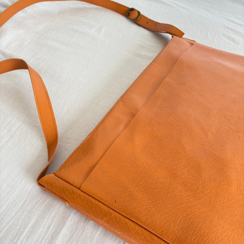 送料無料8/31まで】アンティーク レザー メールバッグ レディース