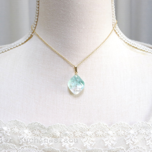 【1624】レジン　アキレア　ネックレス　ペンダント　ハンドメイド 1624】レジン アキレア ネックレス ペンダント ハンドメイド 楽天市場