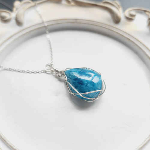 Shinoページ☆ブルートパーズ、ガーネット、シトリンワイヤーラッピング Shino様 専用ページ☆ブルートパーズ、ガーネット、シトリンワイヤー