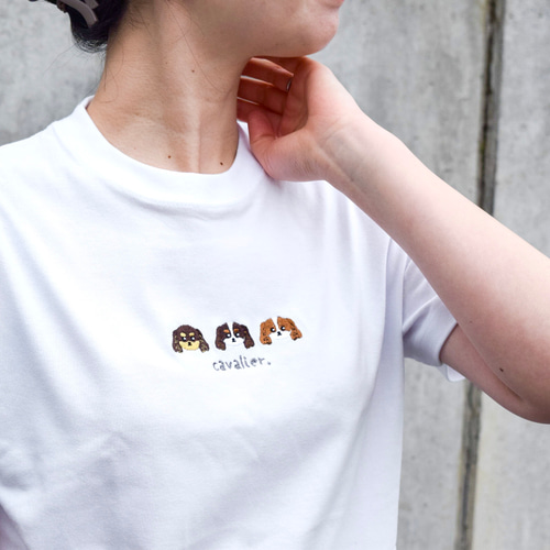 2025新作】犬種が選べる！わんこトリオ刺繍Tシャツ 名入れ可【選べる4