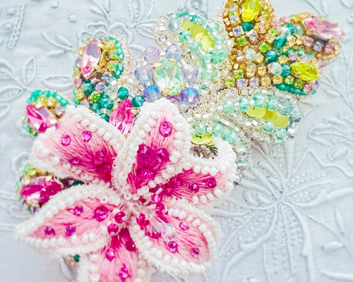 ジブリ♡4ママ さま　vintage ビーズ 花モチーフ　バレッタ ジブリ♡4ママ さま vintage ビーズ 花モチーフ バレッタ