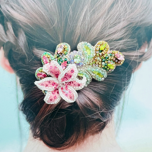 妖精になれるバレッタ♡ピンクリリィのオートクチュール刺繍ヘッド