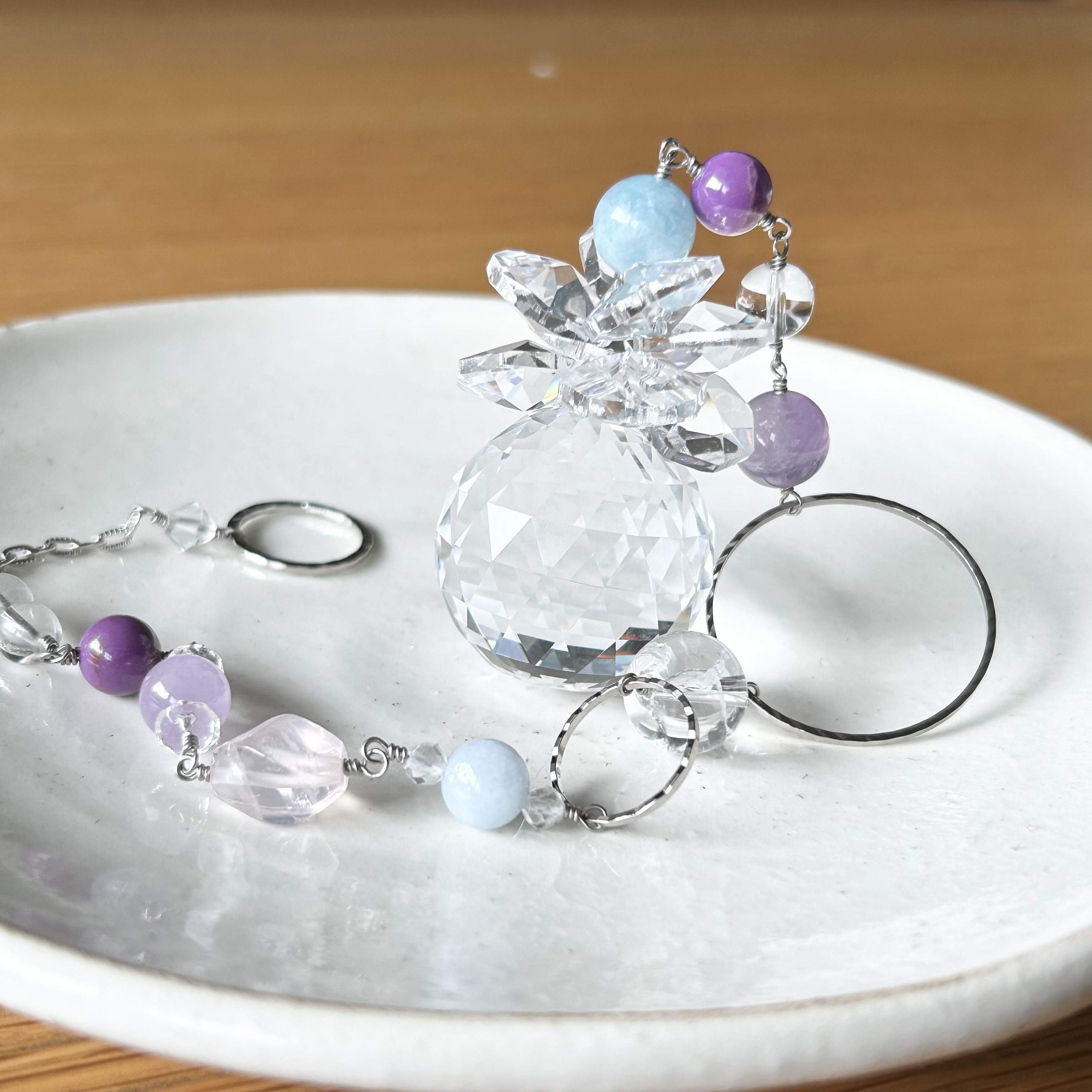 大切な家族の一員ペットが元気で穏やかに暮らすためのサンキャッチャー