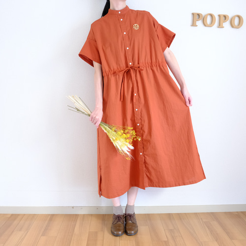 秋までOK」シャツワンピース 腰紐でギャザー調整可能 選べるブローチ