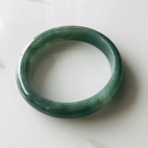 深いグリーン　緑翡翠　Ａランクヒスイバングル Amazon.co.jp: 中国の美しい本物の天然グリーン翡翠の宝石