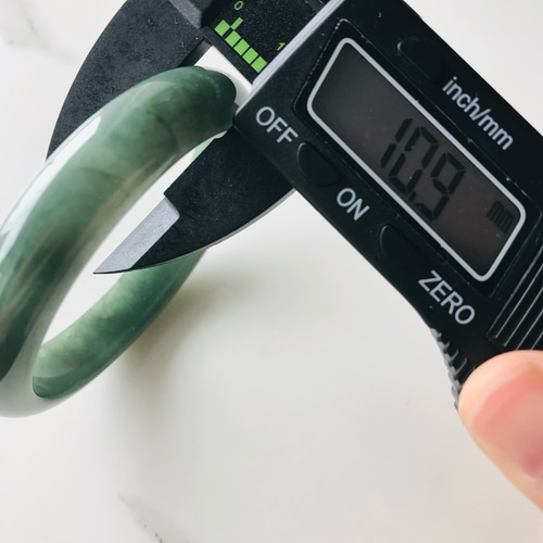 B610-0115] ジェイド JADE ヒスイ 本翡翠 バングル 天然石