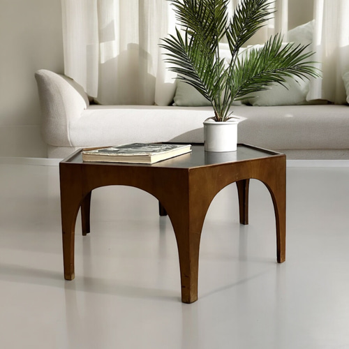 エキゾチックな六角形が魅力的な、モロッコ製の木製サイドテーブルです