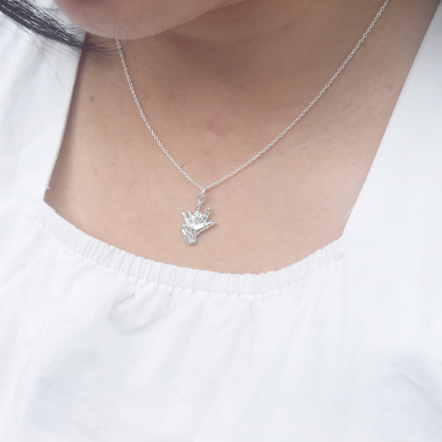 ラブ＆ピース スターリングシルバー ネックレス ジェスチャー