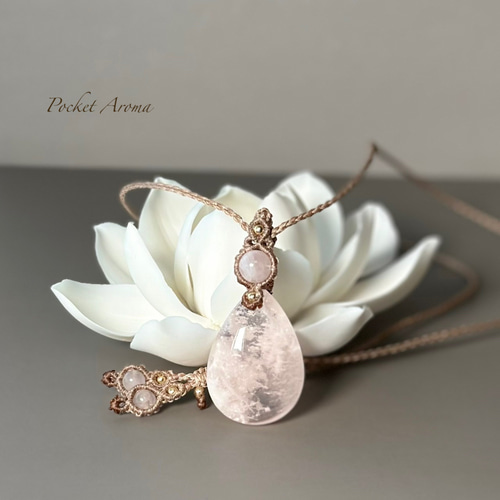 花純』セリサイトインローズクォーツとピンクカルサイトのマクラメ  