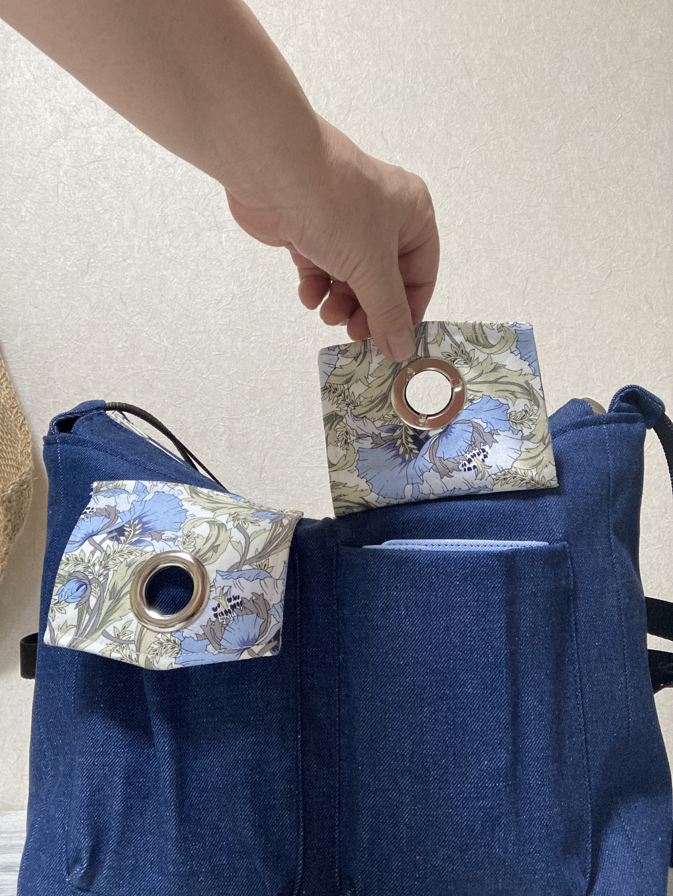 一瞬でトートバッグからリュックに。(花柄)