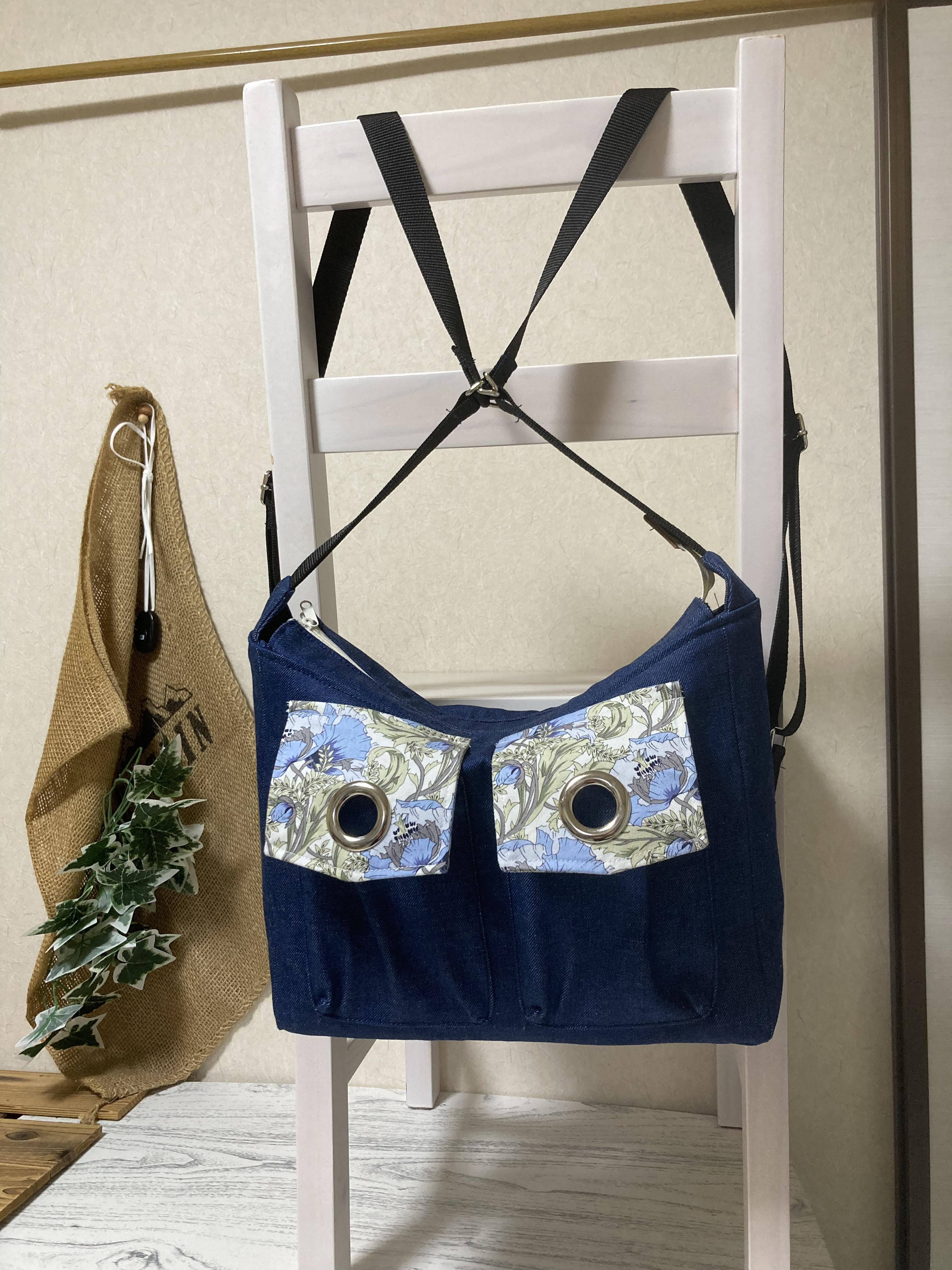 一瞬でトートバッグからリュックに。(花柄)