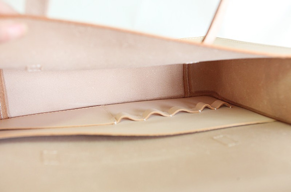 本革手作りのクラシックメッセンジャーバッグショルダーバッグフィッシングバッグ男/女用 ヌメ革 切線派 ▲▲ プレゼントに最適 彼女のプレゼント