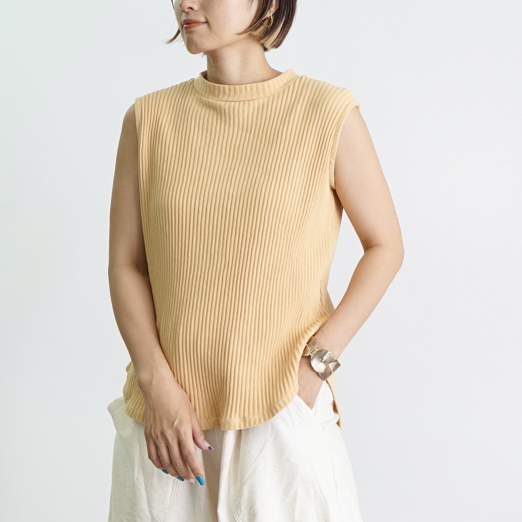 ハイネックノースリーブ/ライトオレンジ/三河産ニット