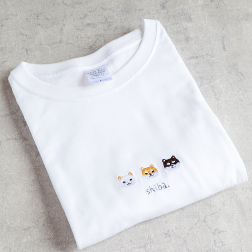 2024新作】犬が選べる！ビッグシルエット刺繍Tシャツ《ホワイト》柴犬