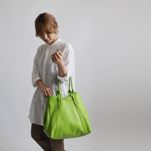 A.P.C（バッグ ・ グリーン・カーキ/緑色系）のフリマアイテム一覧