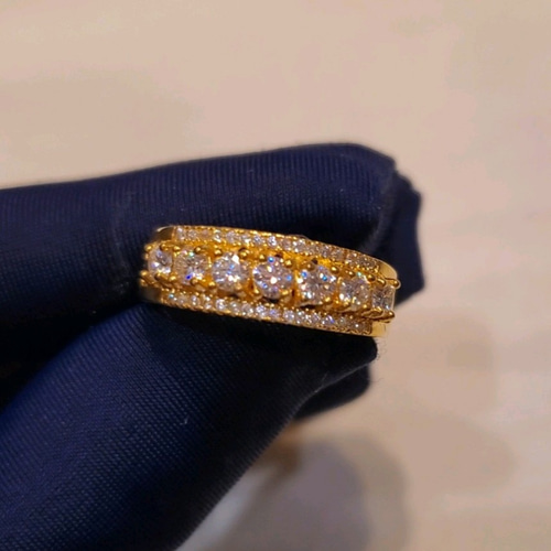 最高品質 モアサナイトモアッサナイトGOLD 3ストーンリング11号