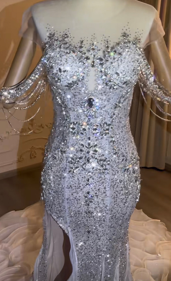 見逃さないで！前スリット　巻　贅沢なビジュー　フィッシュテール　マーメイドドレス　パーティードレス結婚式　演奏会発表会 