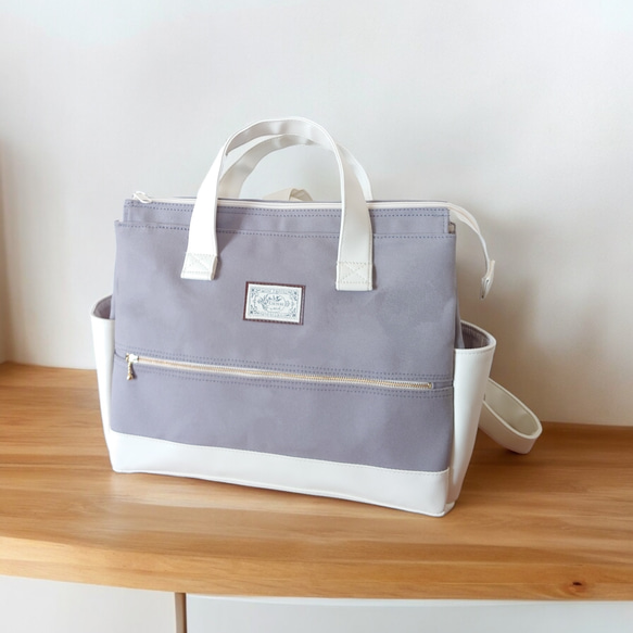 大きな大きな目玉が付いた四角いリュック 楽天市場】EASTBOY イーストボーイ リュック スクエア 四角 2層