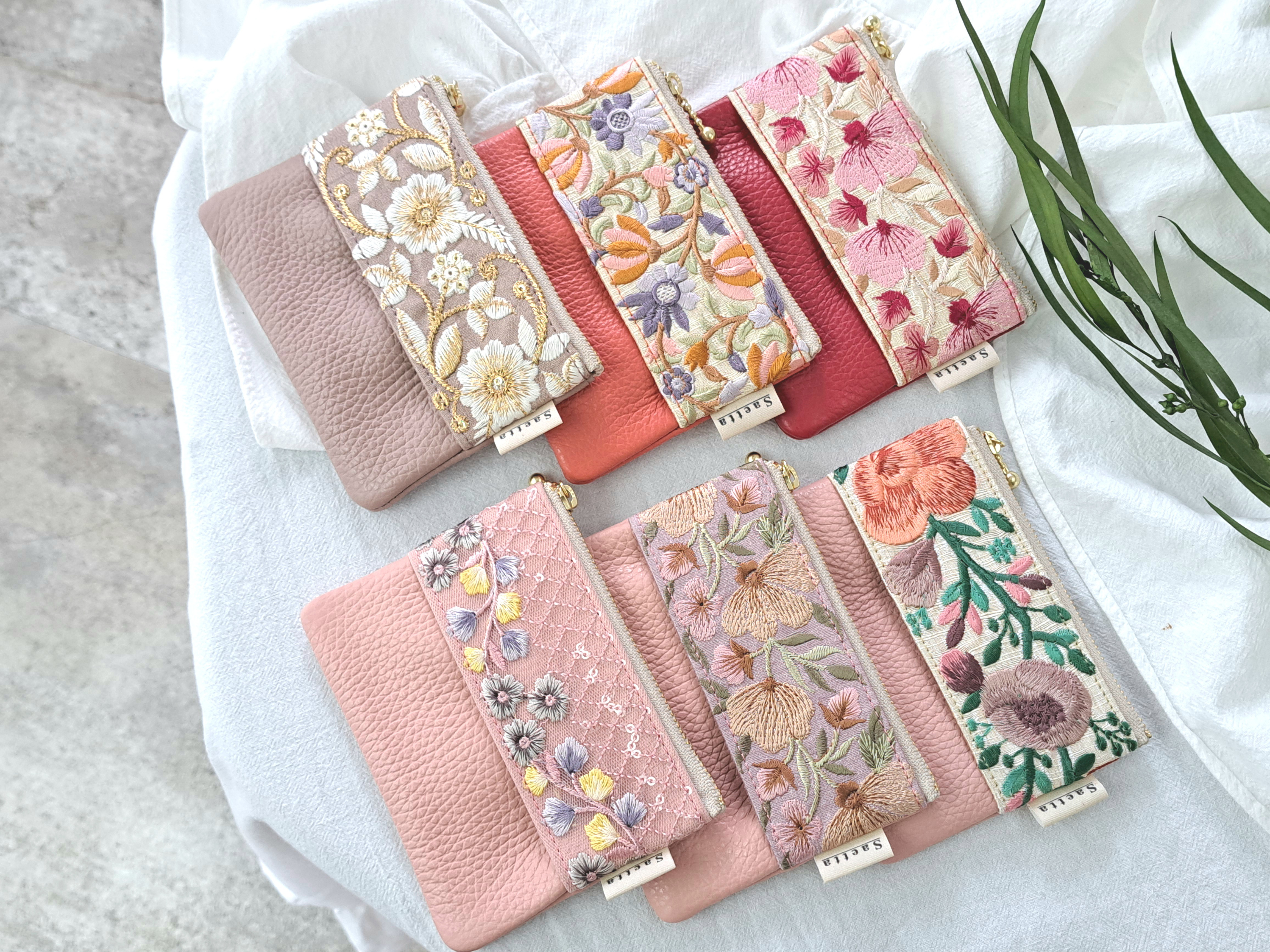 専用　刺繍　ポケットテッシュケース　ハンドメイド♪