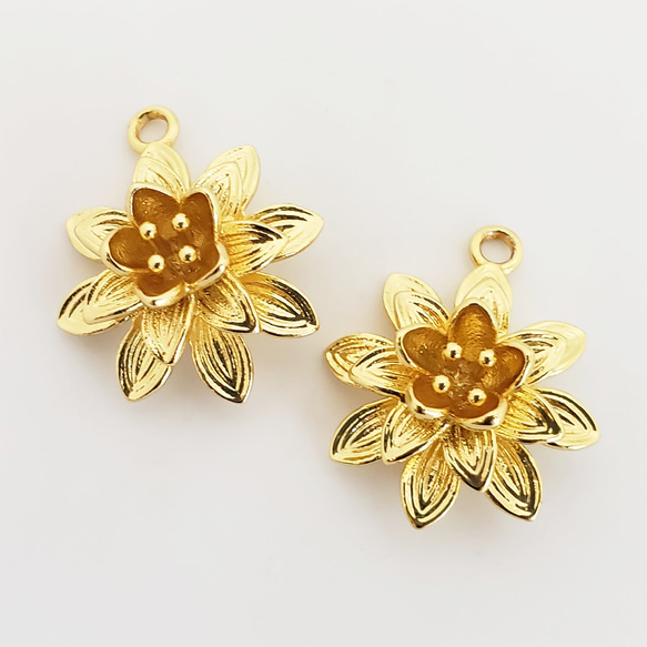 2個 立体 蓮 ハス 花 フラワー コネクター パーツ チャーム/ゴールド