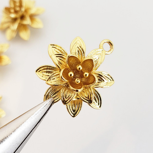 2個 立体 蓮 ハス 花 フラワー コネクター パーツ チャーム/ゴールド