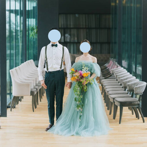 実例写真！カラードレス グリーン パフスリーブ リボン 前撮り