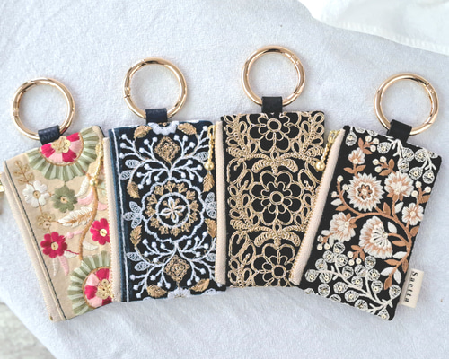 インド刺繍生地　ハンドル付きポーチ 5％OFF】 インド刺繍生地 ハンドル付きポーチ 財布・ケース