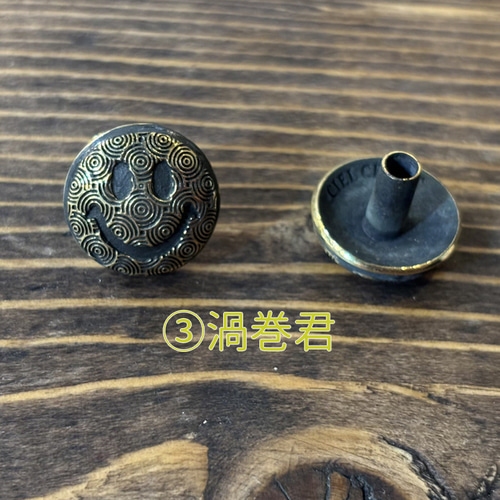 財布　レザー　真鍮ホック 本革二つ折りミニ財布｜仕切り付きコインポケット｜真鍮ホック｜カード