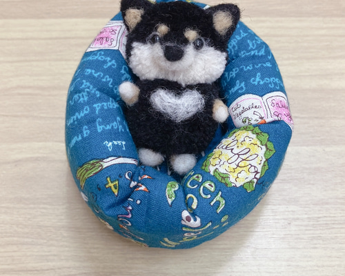 仔犬赤ちゃんポンポン 黒柴犬♡ その他インテリア雑貨 わん シーン