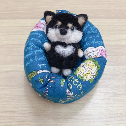 あやぽんぬ　こいぬのバンビ犬　　あかペンダント 仔犬赤ちゃんポンポン 黒柴犬♡ その他インテリア雑貨 わん シーン