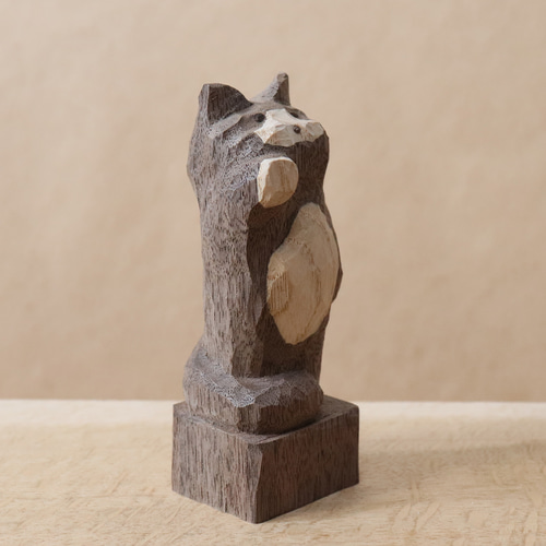 招き猫（右手）木彫り 木製 白黒のネコ 置物 インテリア雑貨（木材