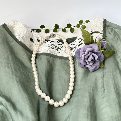 布花アンティークでエレガントなパープルバラのコサージュ