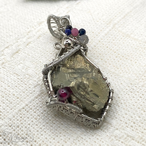 鉱物アクセサリー】パイライト(黄鉄鉱)原石のペンダントトップ【一点