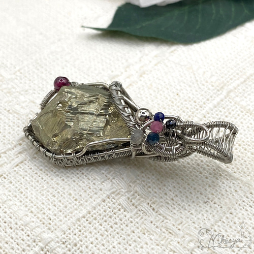 パイライト標本2 ペルー産 標本箱ペンダント ペルー産 パイライト