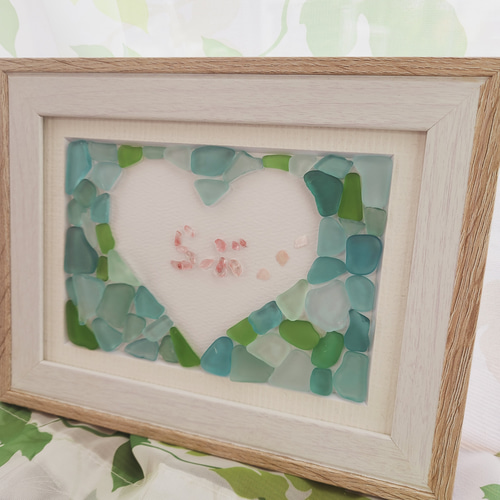 らぶ＊ガラスのハート〉シーグラスアート＊LOVE＊立て掛け・壁掛け両用