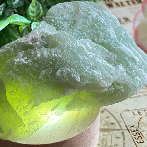 知恵と安らぎ✨ ネフライト 軟玉 翡翠 原石 ラフストーン その他