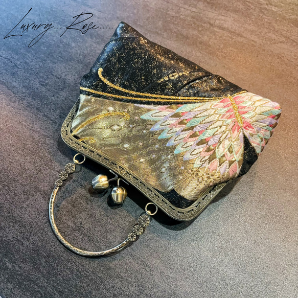 新作絹の煌めき♡とってもモダンな彩り豊かな大迫力な蝶のバッグ　　西陣織帯地バッグ　フォーマルバッグ　パーティーバッグ 6枚目の画像