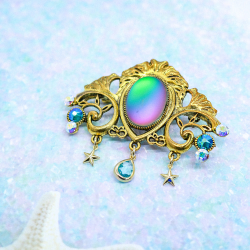 幻想的な虹色の海 〜チェコガラスのマーメイドドリーム ブローチ