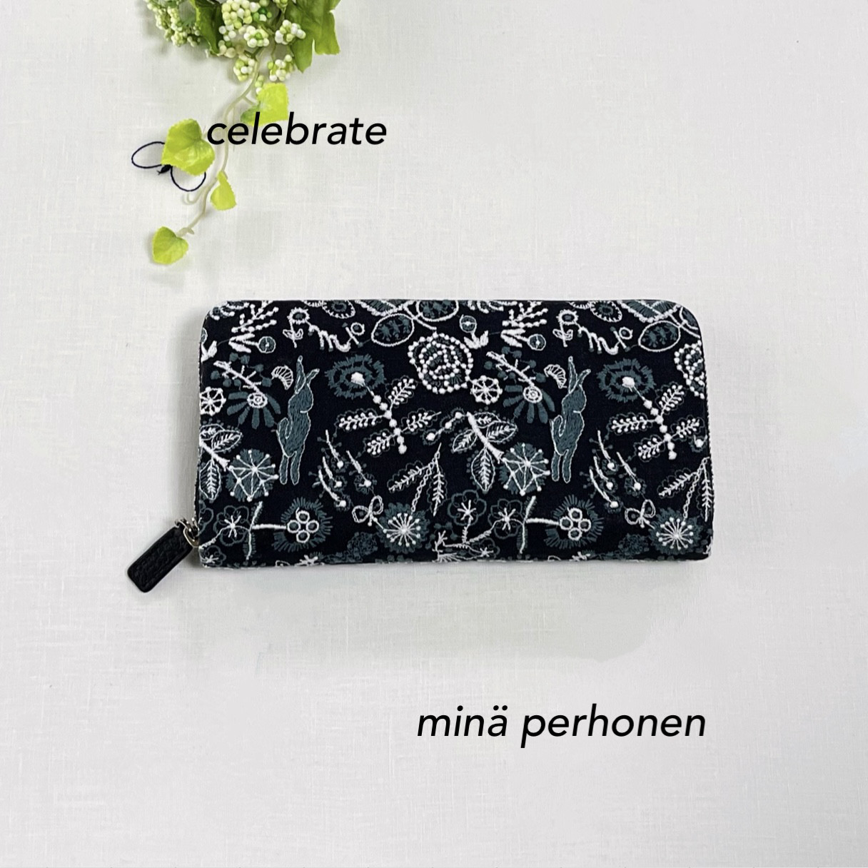 ミナペルホネン celebrate ハンドメイド ライトブルー 長財布