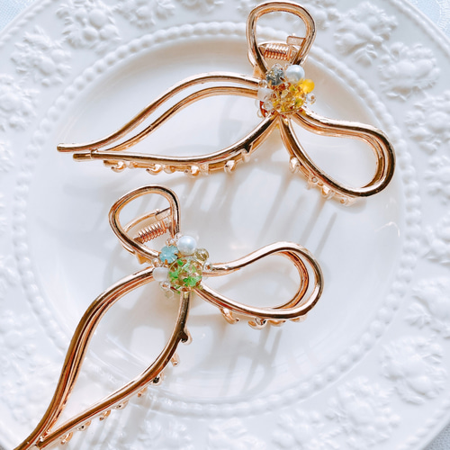 花束ヘアゴム❁﻿ハンドメイド レジン グリーン 緑 かすみ草 ネックレス