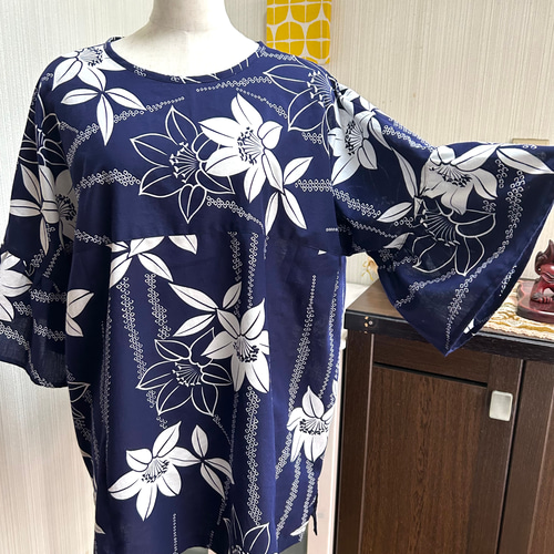 LL 浴衣リメイク 新品反物浴衣 濃紺花 フリル袖ゆったりワンピース 824bc22a07ff4641c1d7830afae4d1