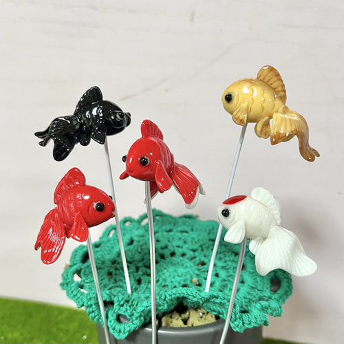 多肉植物寄せ植え〜樹脂粘土レジン(粘土細工)(金魚) 多肉植物 ちねって