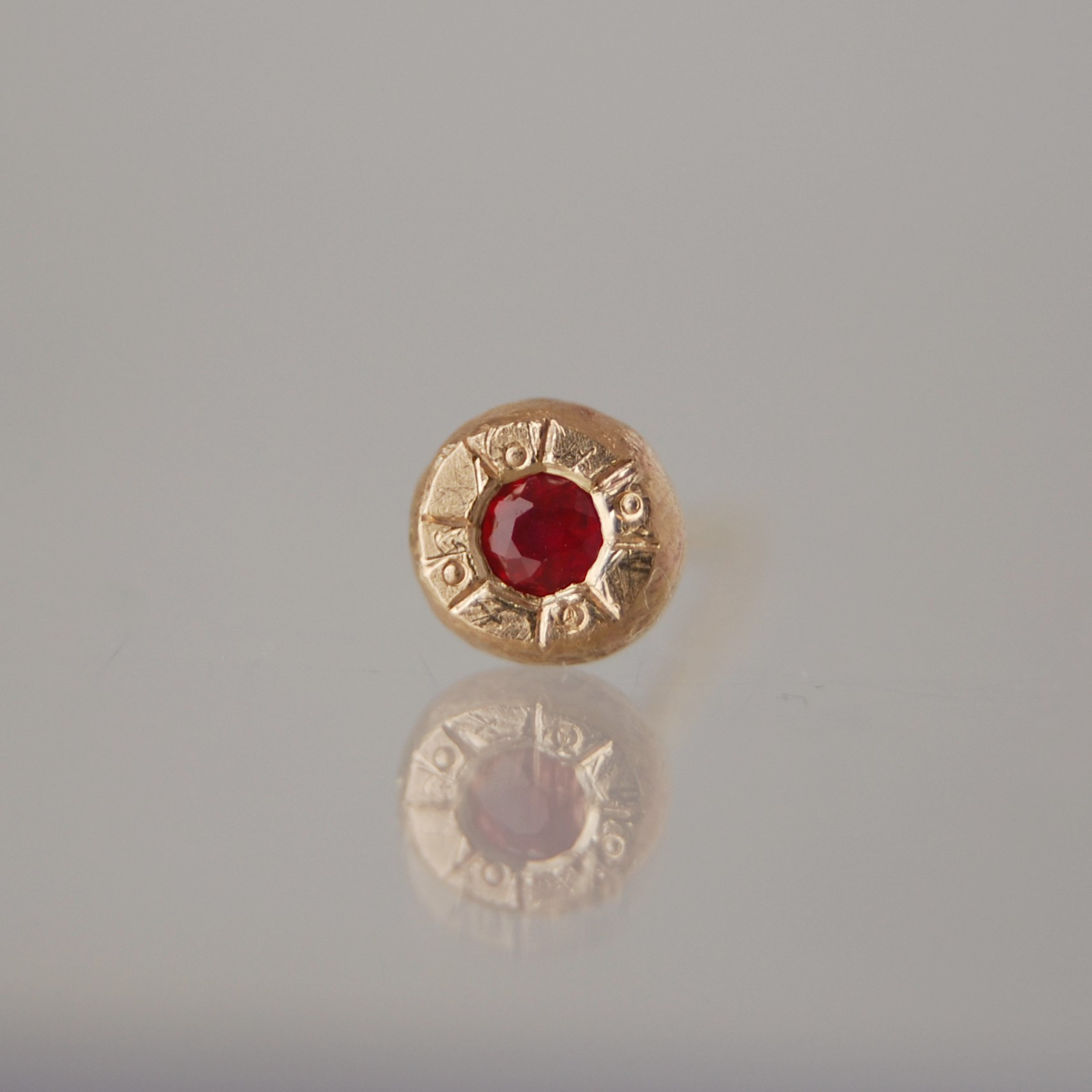 18金 魔法使いのルビー ピアス　ファーストピアス　セカンドピアス
