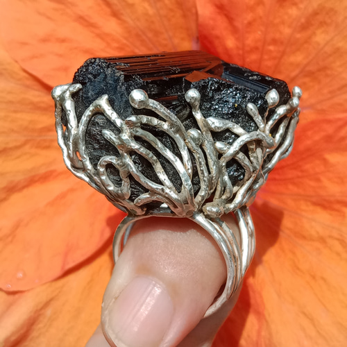 ブラックトルマリン原石ハンドメイドシルバーリング ～「Yes