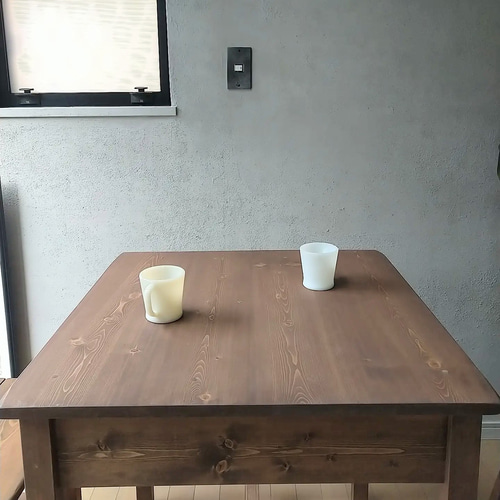 無垢材のカフェテーブル W69×D69cm 正方形 おうちカフェ ロー 無垢材のカフェテーブル W69×D69cm 正方形 おうちカフェ ロー