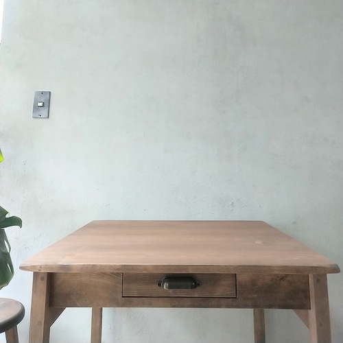 無垢材のカフェテーブル W69×D69cm 正方形 おうちカフェ ロー 無垢材のカフェテーブル W69×D69cm 正方形 おうちカフェ ロー