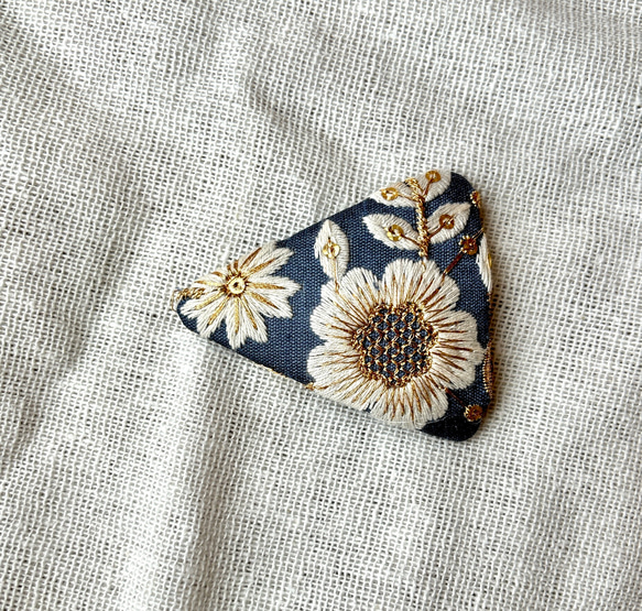 インド刺繍パッチンピン 3枚目の画像